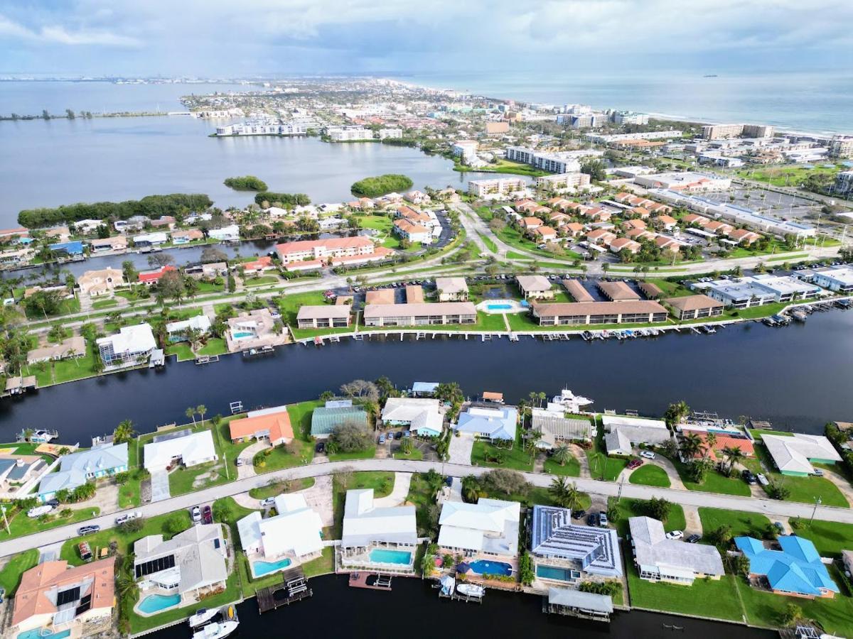 Dolphin Cove In Cocoa Beach Fl Buitenkant foto